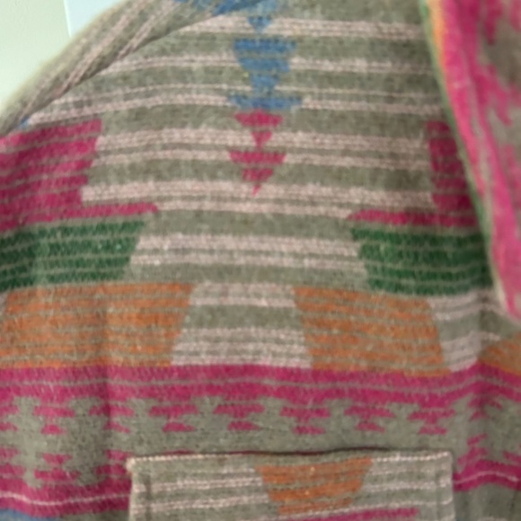 Shacket - Picture 5 of 6